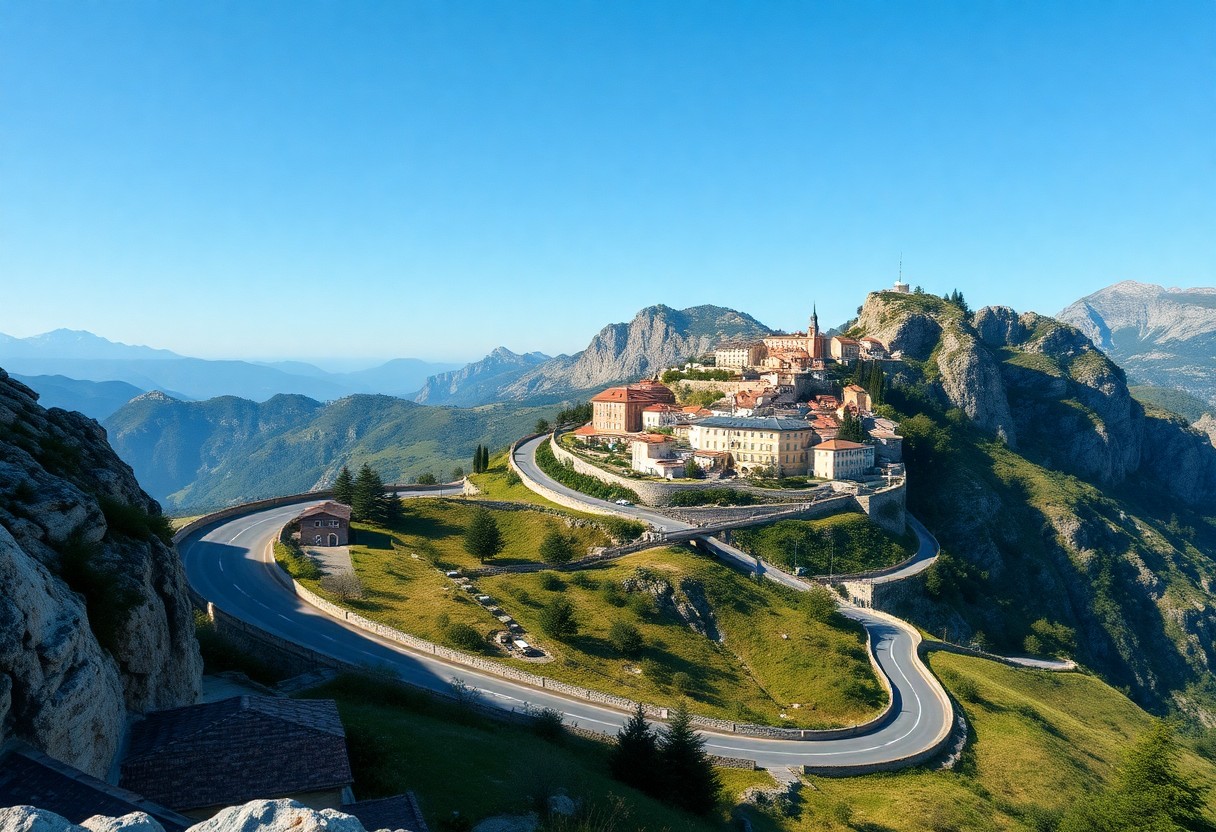 Colle dell’Agnello in moto tra Italia e Francia, panorami e storia alpina. Reportage sui percorsi meno noti tra Piemonte e Provenza, con suggerimenti su tappe panoramiche e borghi alpini. 1