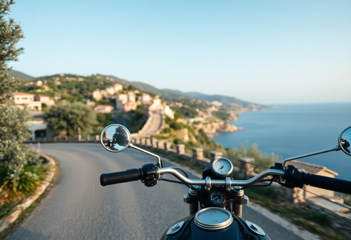 Puglia in sella, viaggio tra borghi, mare e tradizione gastronomica. Dai percorsi costieri del Gargano agli ulivi della Valle d’Itria, itinerario pratico e consigli per vivere la Puglia in moto tutto l’anno. 1