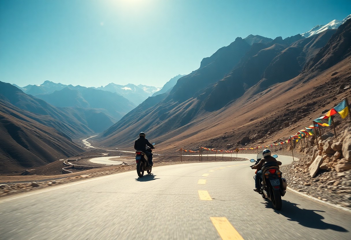 India Ladakh in moto, avventura sugli altopiani dell’Himalaya. Descrizione dei passi più spettacolari, della preparazione necessaria e delle sfide climatiche del viaggio tra i paesaggi remoti del Ladakh. 1