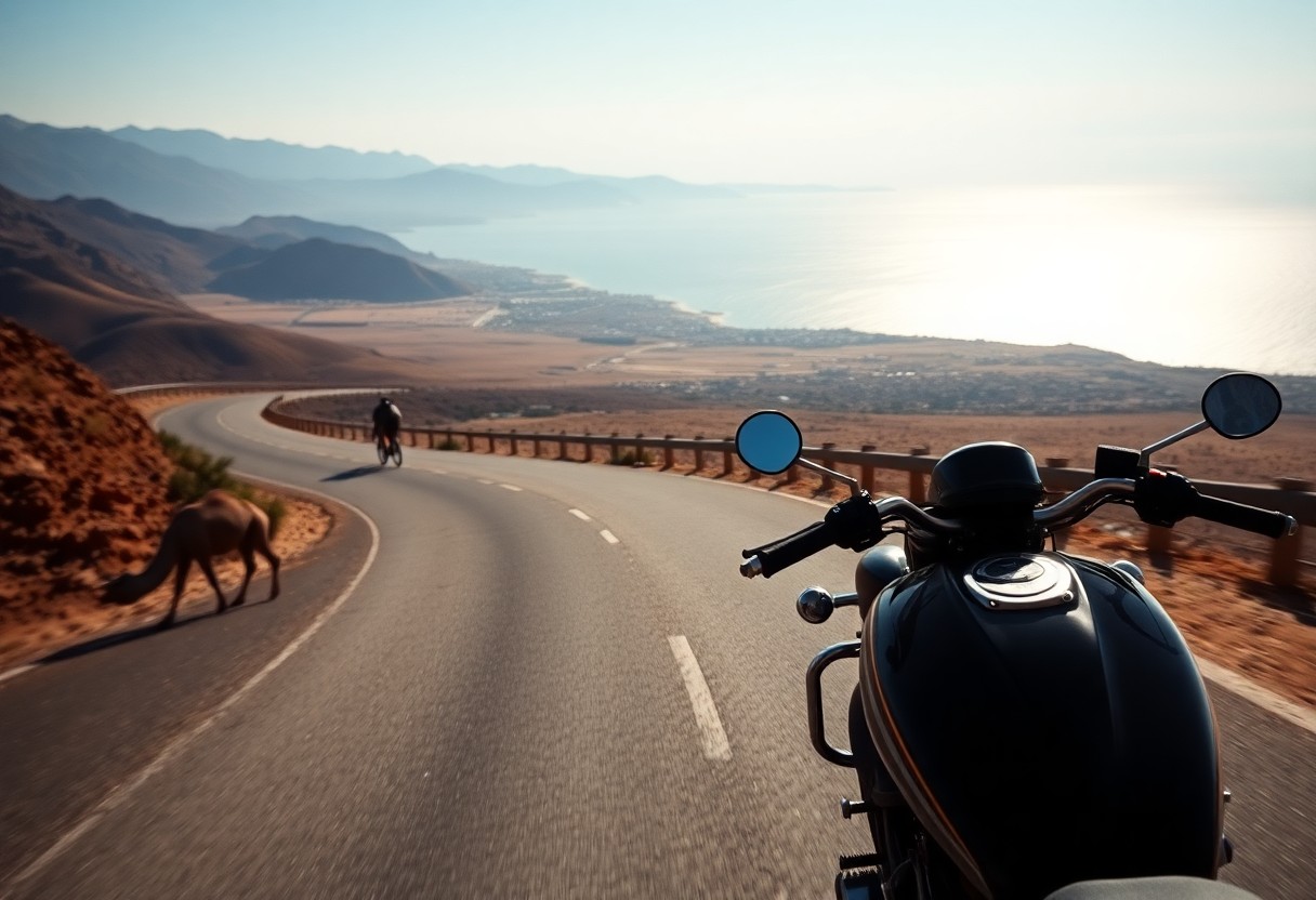 Spagna e Marocco, itinerario in moto tra Europa e Africa. Racconto di viaggio tra due continenti, con attraversamento dello stretto, percorsi tra deserti e città imperiali e suggerimenti logistici. 1