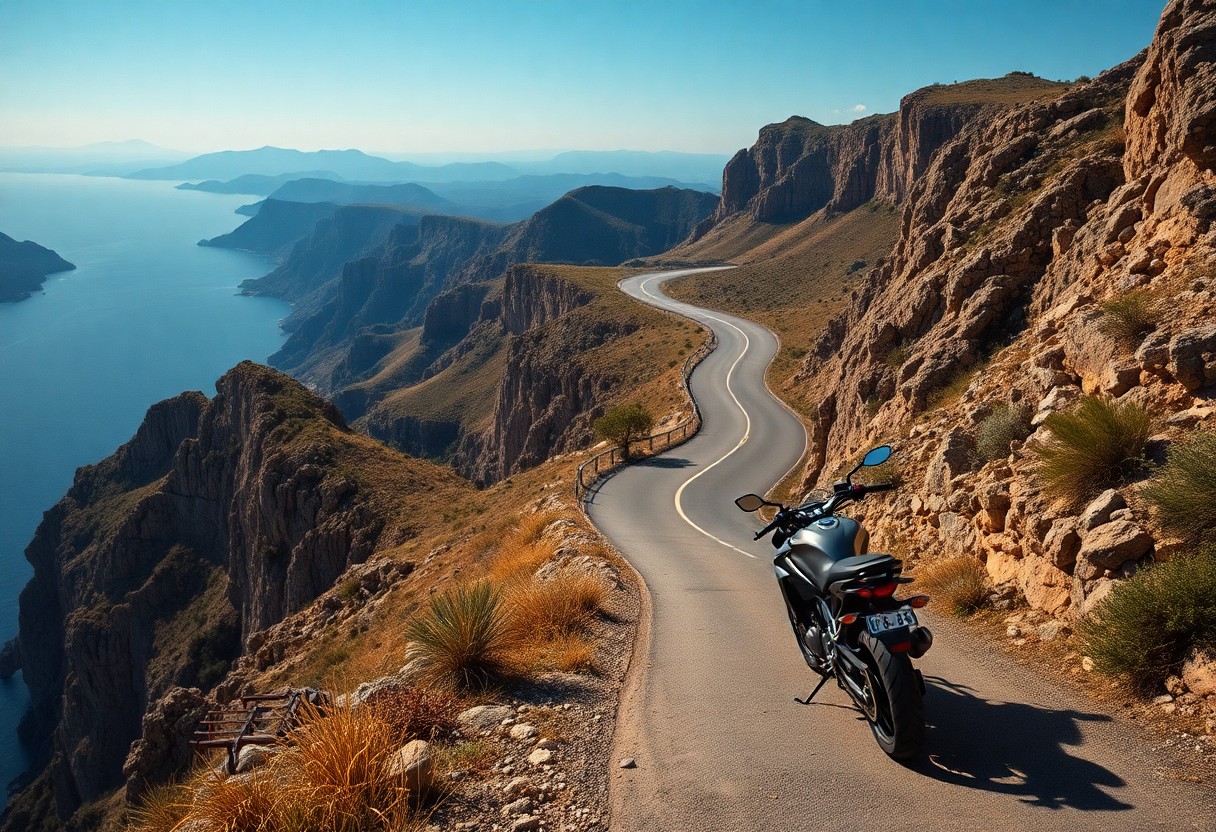 Sardegna on the road, dalle coste selvagge agli altopiani dell’interno. Esplorazione dei percorsi meno noti dell’isola, con indicazioni pratiche, paesaggi spettacolari e tappe obbligate per motociclisti esperti. 1
