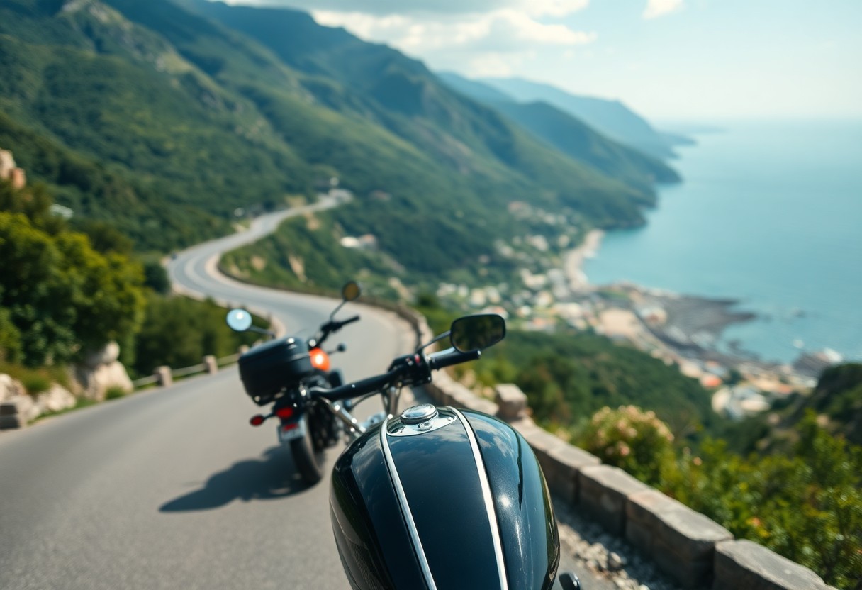 La Corsica selvaggia tra curve e panorami, un tour in moto. Reportage sui migliori percorsi motociclistici dell’isola, dalle montagne dell’interno alle spiagge, con tappe enogastronomiche e soste panoramiche. 1